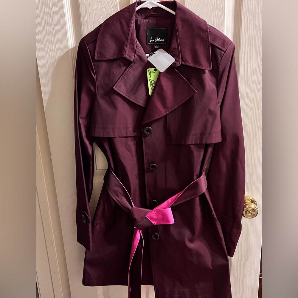Trench coat from Sam Edelman. Size Large. Never been wore, tags still attached.